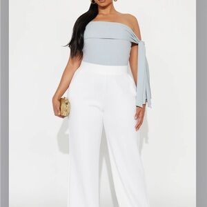 NWT Light Blue Women's Soft Top
spring/summer. Stretchy and comfortable fabric